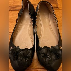 Tory Burch flats size 9 1/2 black. Fits more like a size 9